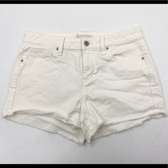 Decree women’s short white bootie frayed mid waisted shorts size 7 - Picture 1 of 8